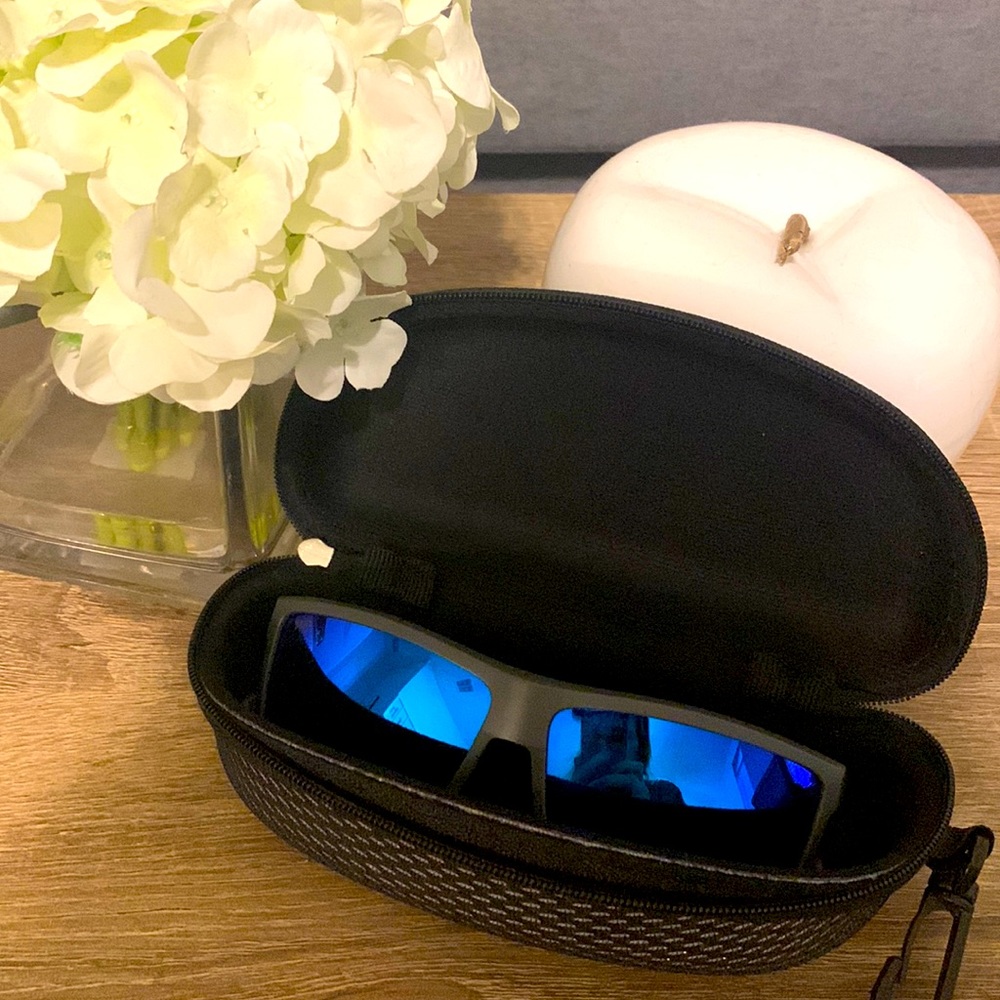 Rinconcito COSTA sunglasses like New with case!!!